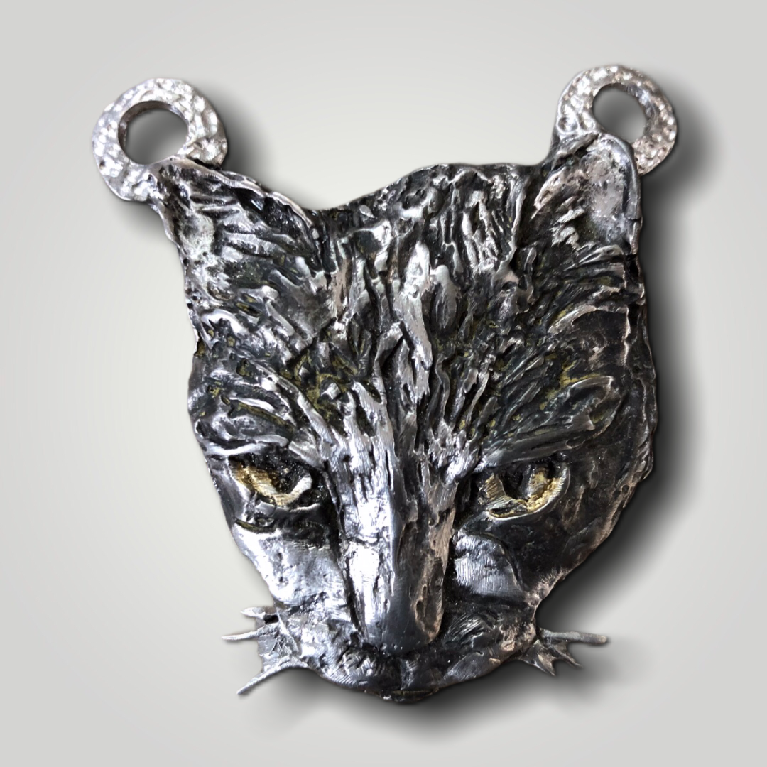 SHOP CUSTOM PET PORTRAITS IN METAL